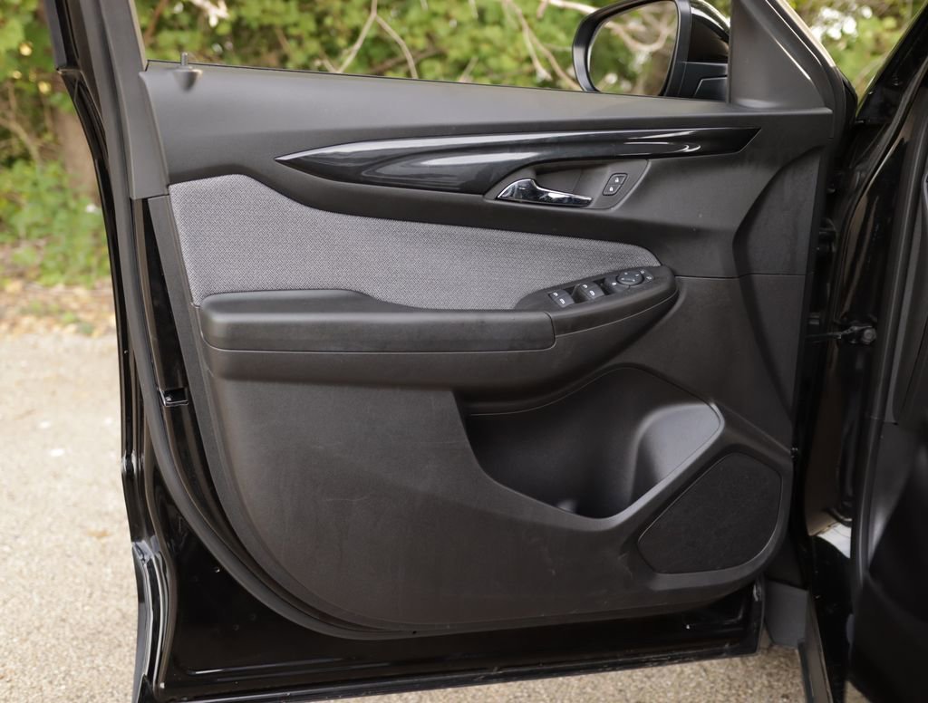 Used 2025 Mosaic Black Metallic Chevrolet LT image 21