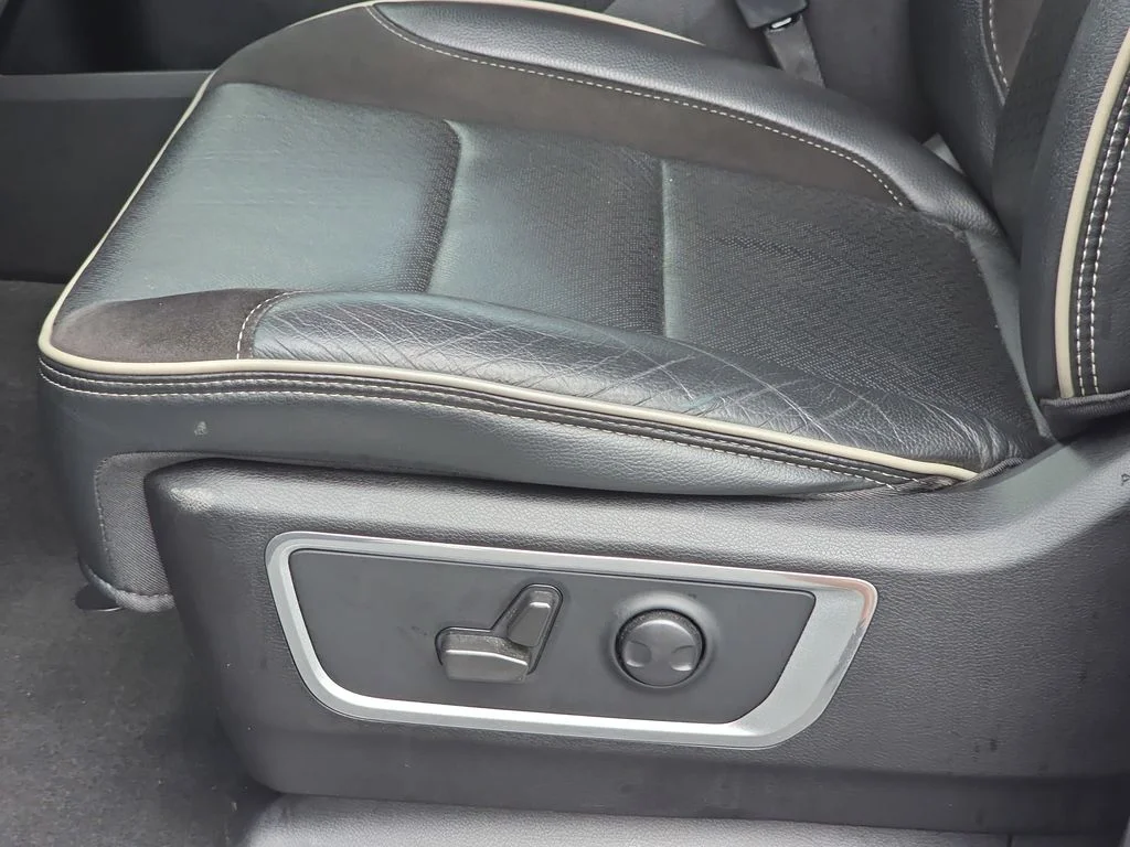 Certified Used 2022 Bright White Clearcoat Ram Laramie image 26