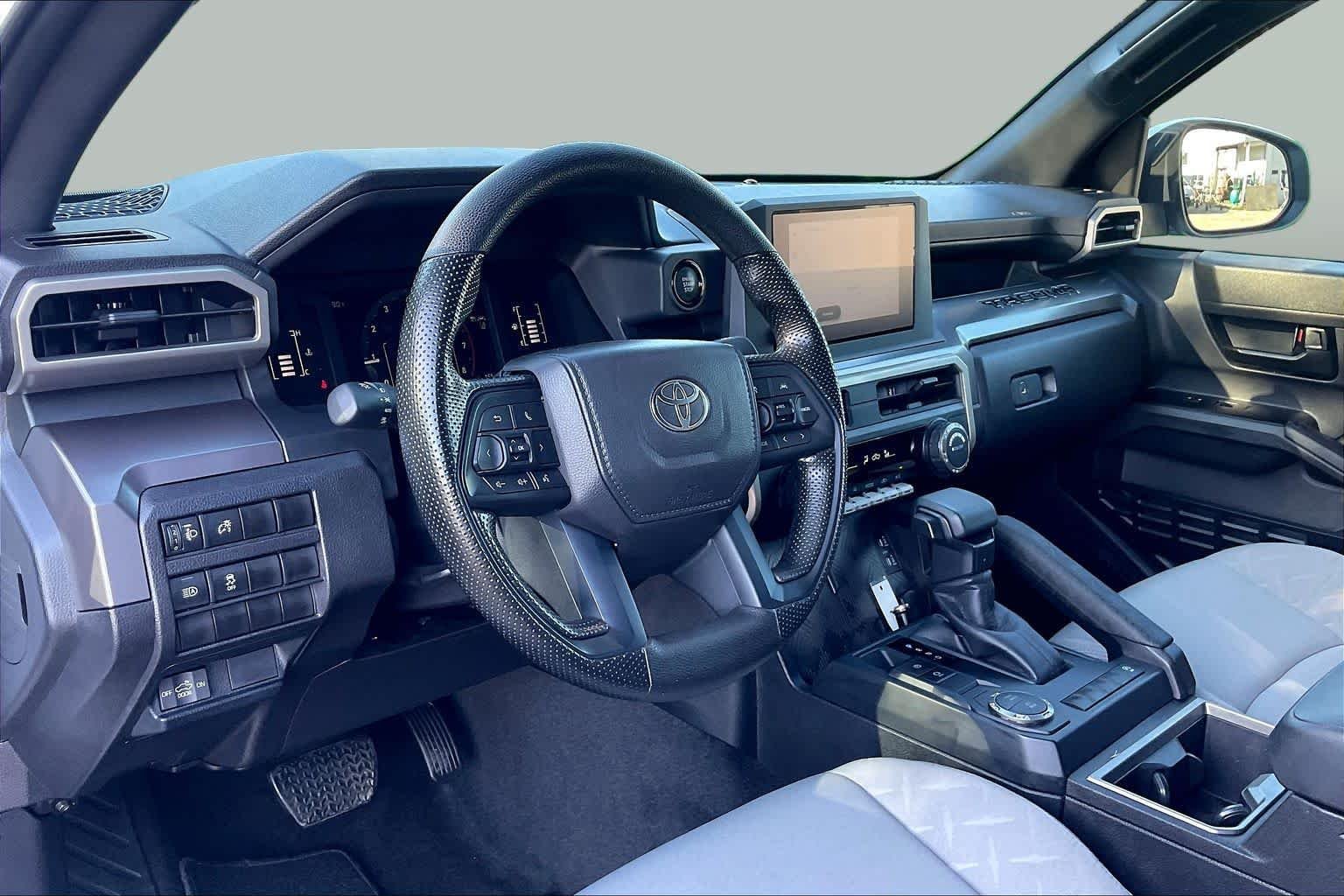 Used 2026 Ice Cap Toyota SR5 image 17