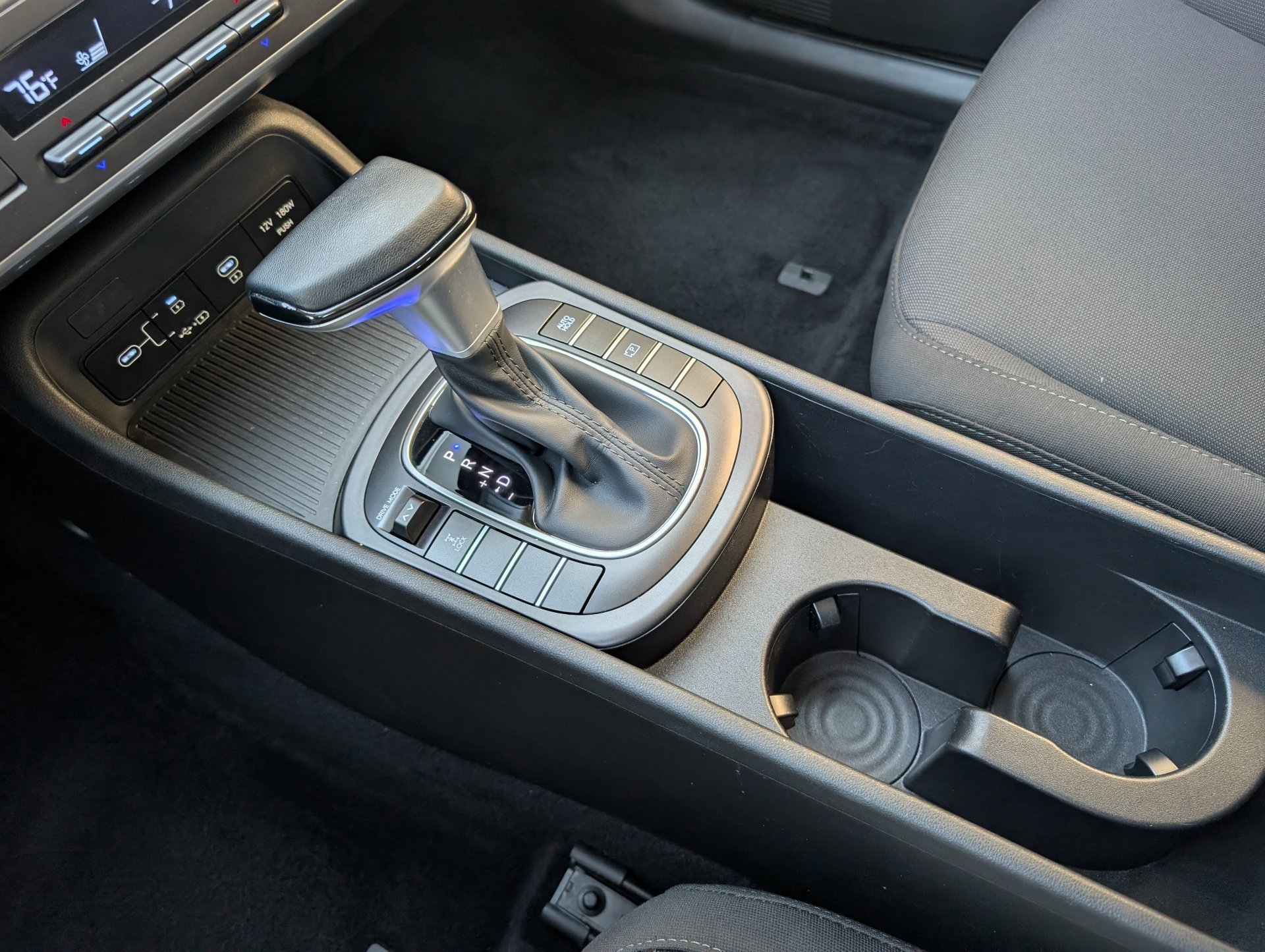 2025 Hyundai Kona SEL - Photo 18