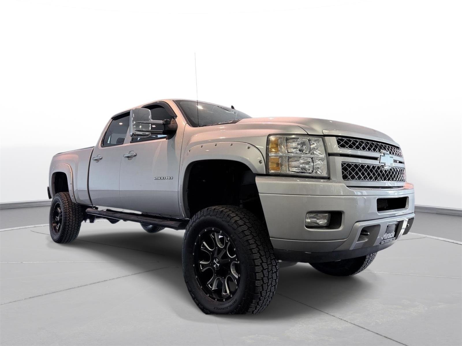 Used 2014 Silver Ice Metallic Chevrolet LTZ image 9