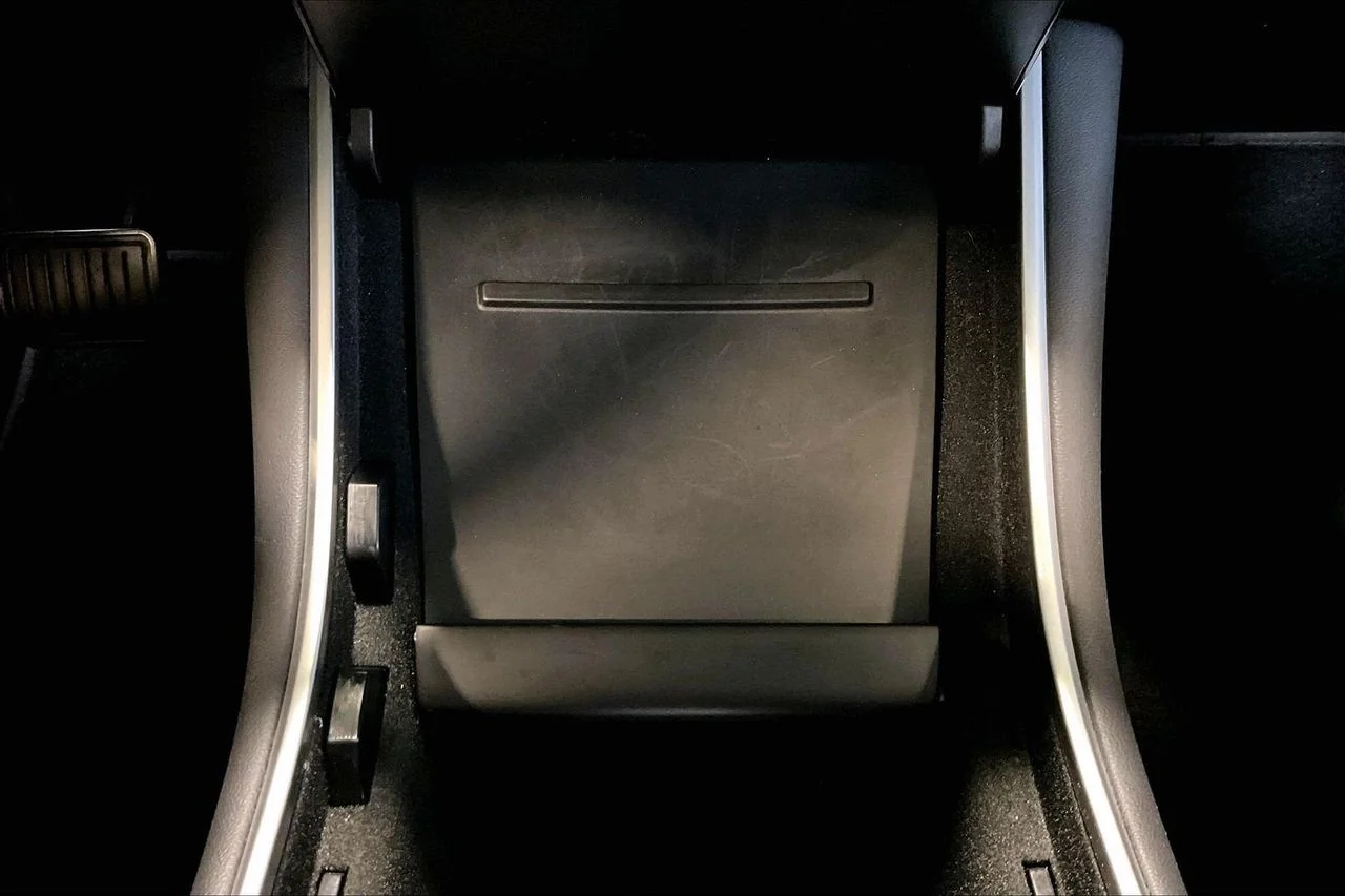 Used 2019  Tesla Long Range image 18