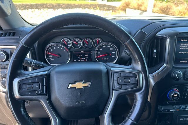 Used 2022 White Chevrolet LT image 18