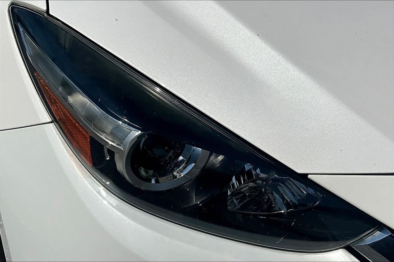 Used 2018 White Mazda Sport image 29
