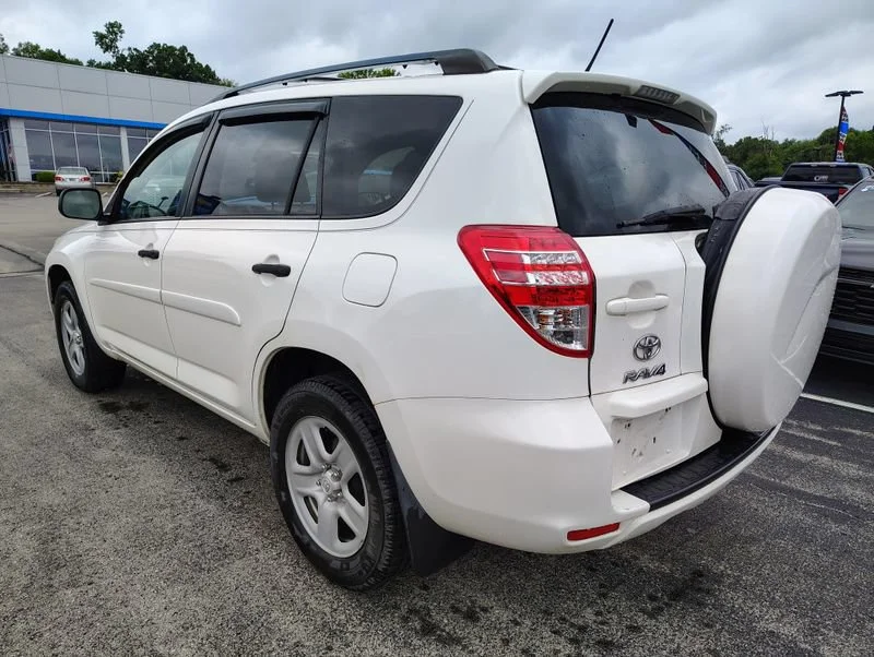 Used 2012 White Toyota 4WD 4dr I4 (Natl) image 6