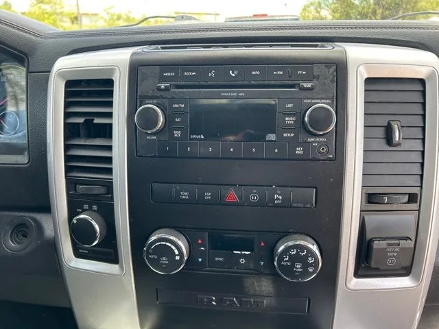 Used 2009 Gray Dodge Sport image 21