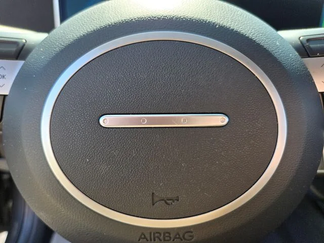 Used 2025 Gray Hyundai SEL image 31
