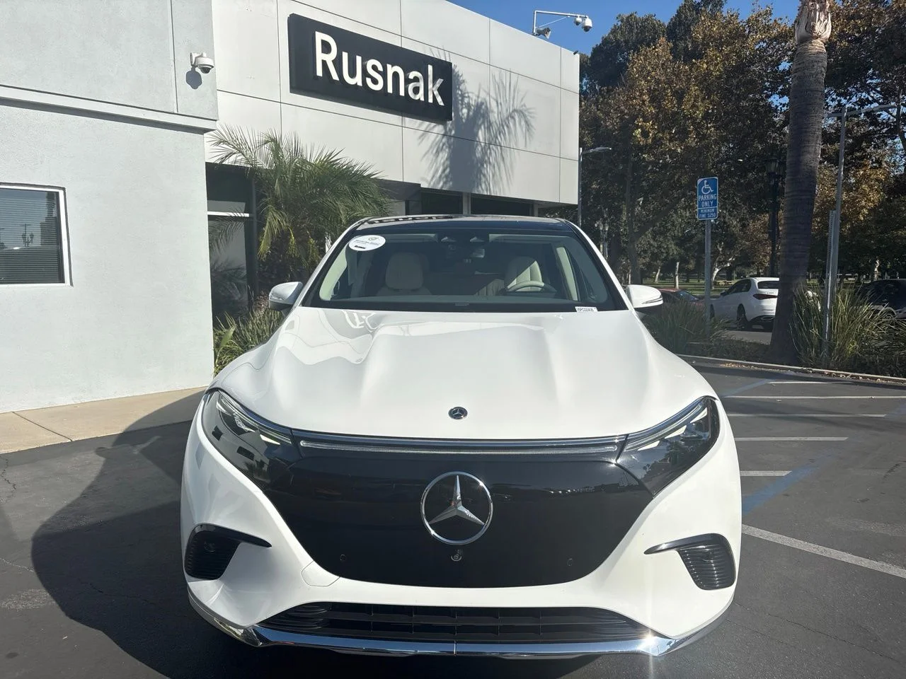 Certified Used 2023 White Mercedes-Benz 450 Sports Utility Premium Trim image 2