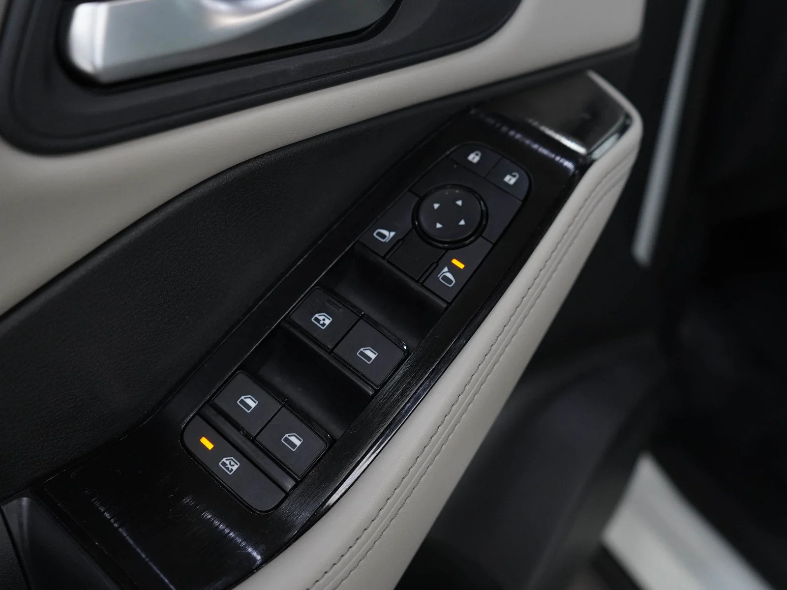 Used 2023 Pearl White Tricoat Nissan SV image 23