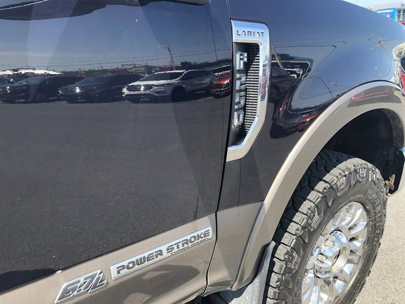 Used 2022 Blue Ford Super Duty Lariat image 4