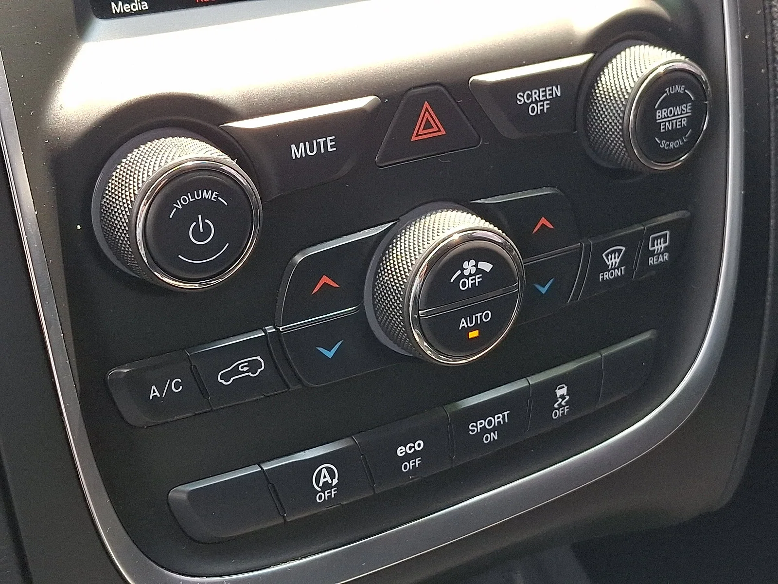 Used 2019 White Knuckle Clearcoat Dodge SXT image 16