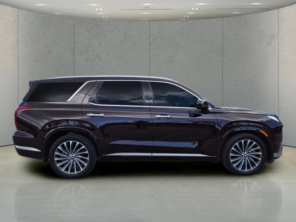 Used 2023 Sierra Burgundy Hyundai Calligraphy image 3