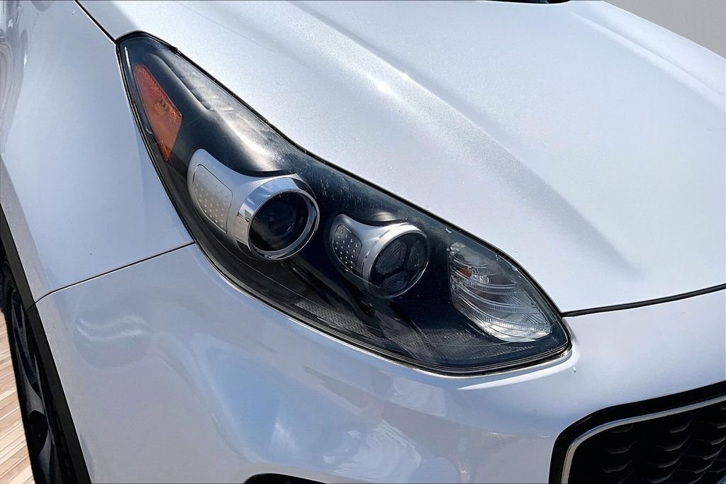 Used 2019 White Kia SX image 27