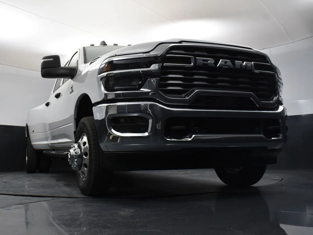 New 2026 Bright White Clear-Coat Exterior Paint RAM Tradesman image 28