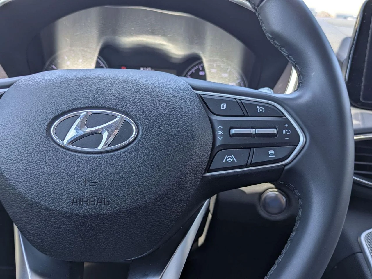 Used 2023 Twilight Black Hyundai SEL image 14