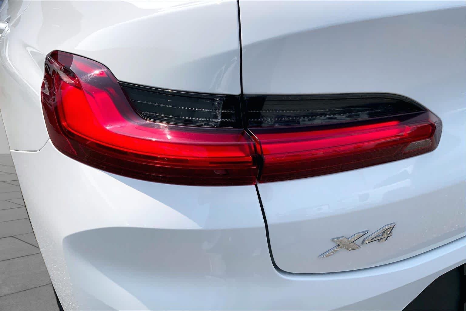 Used 2022 Alpine White BMW xDrive30i image 28