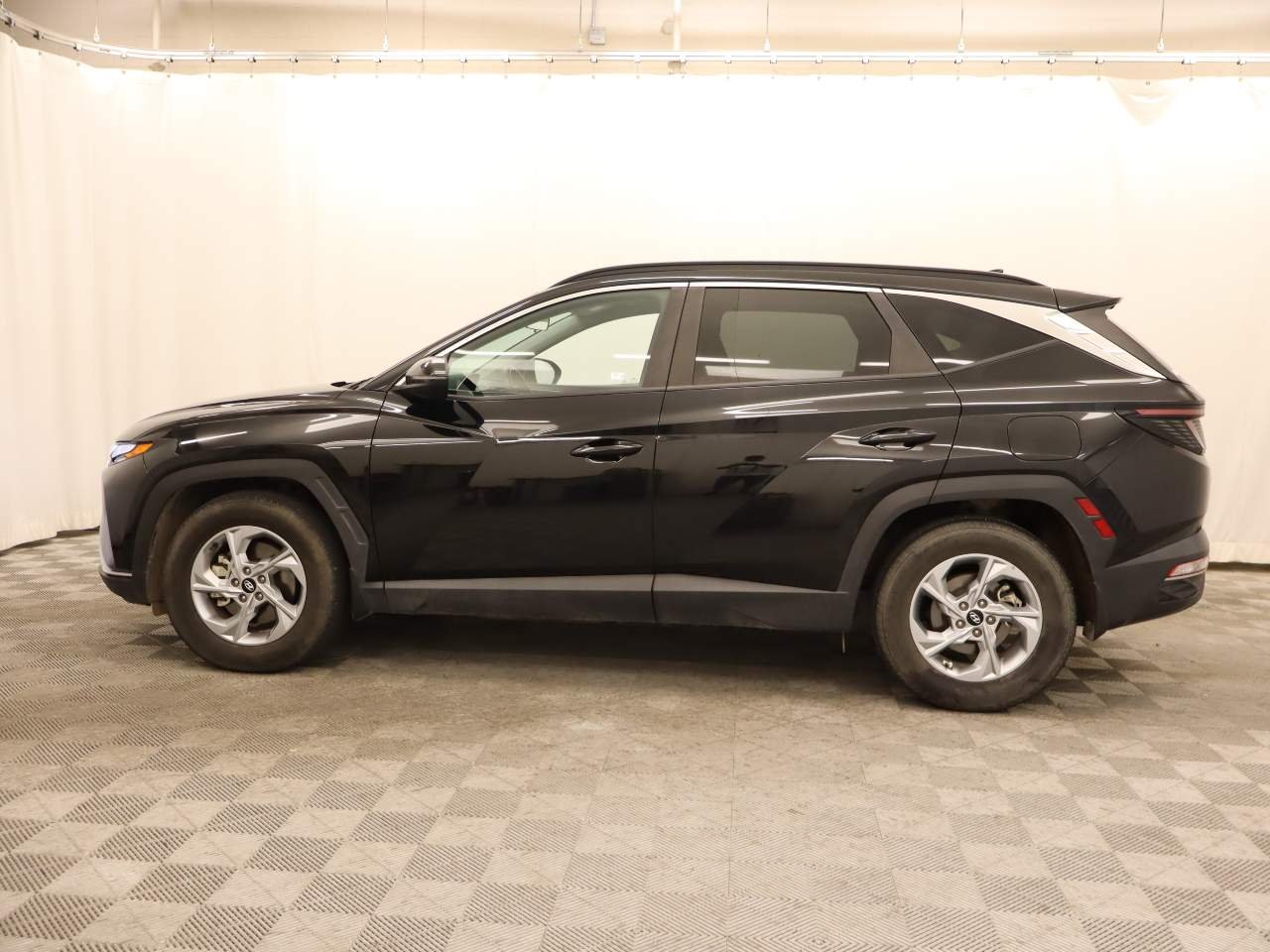 Certified Used 2023 Phantom Black Pearl Hyundai SEL image 2