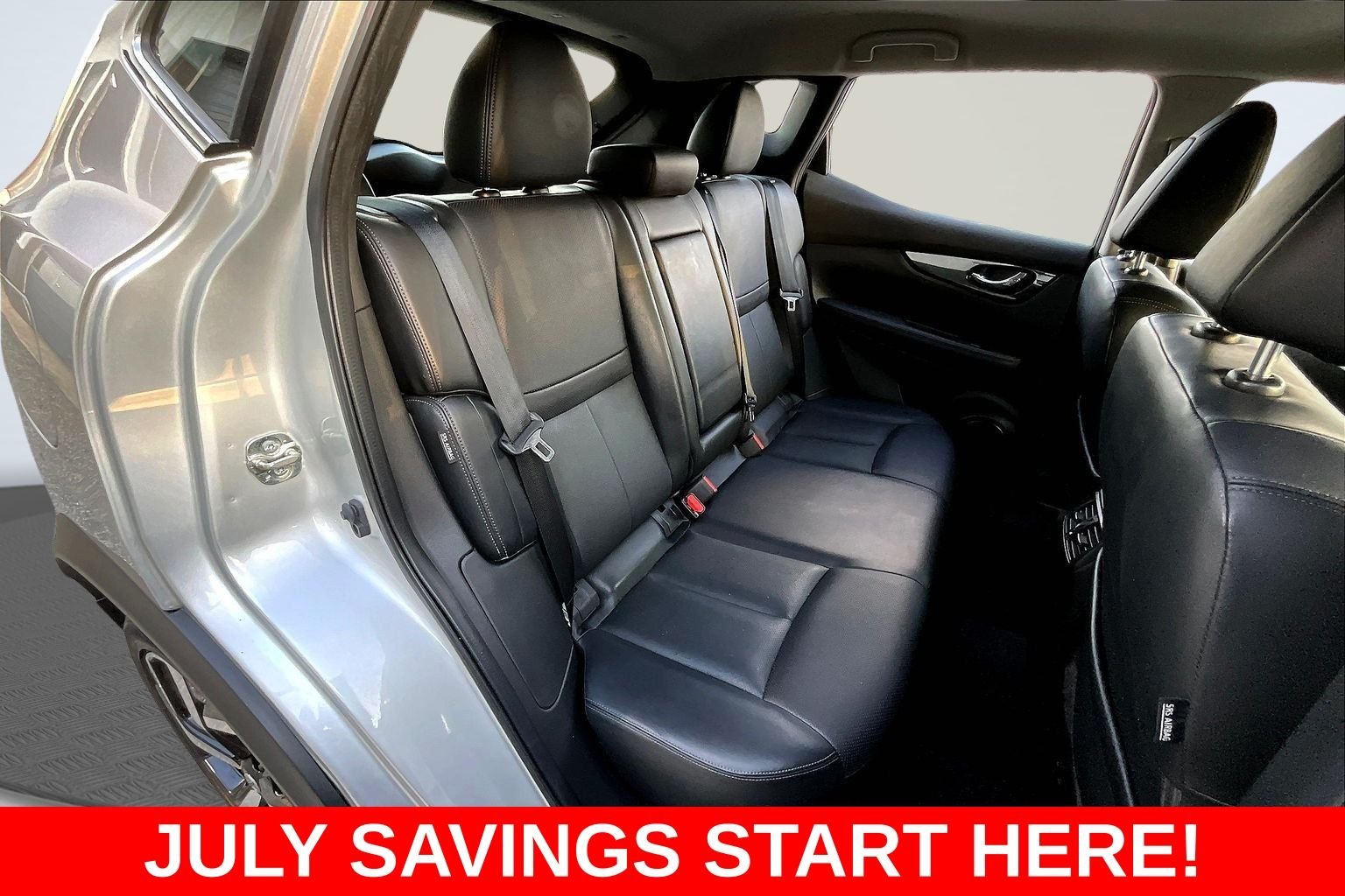 Used 2022 Silver Nissan SL image 33