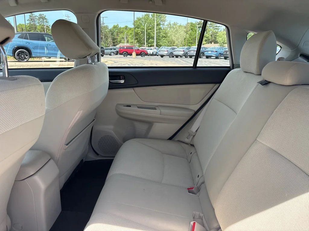 Used 2014 Satin White Pearl Subaru 2.0i Premium image 24