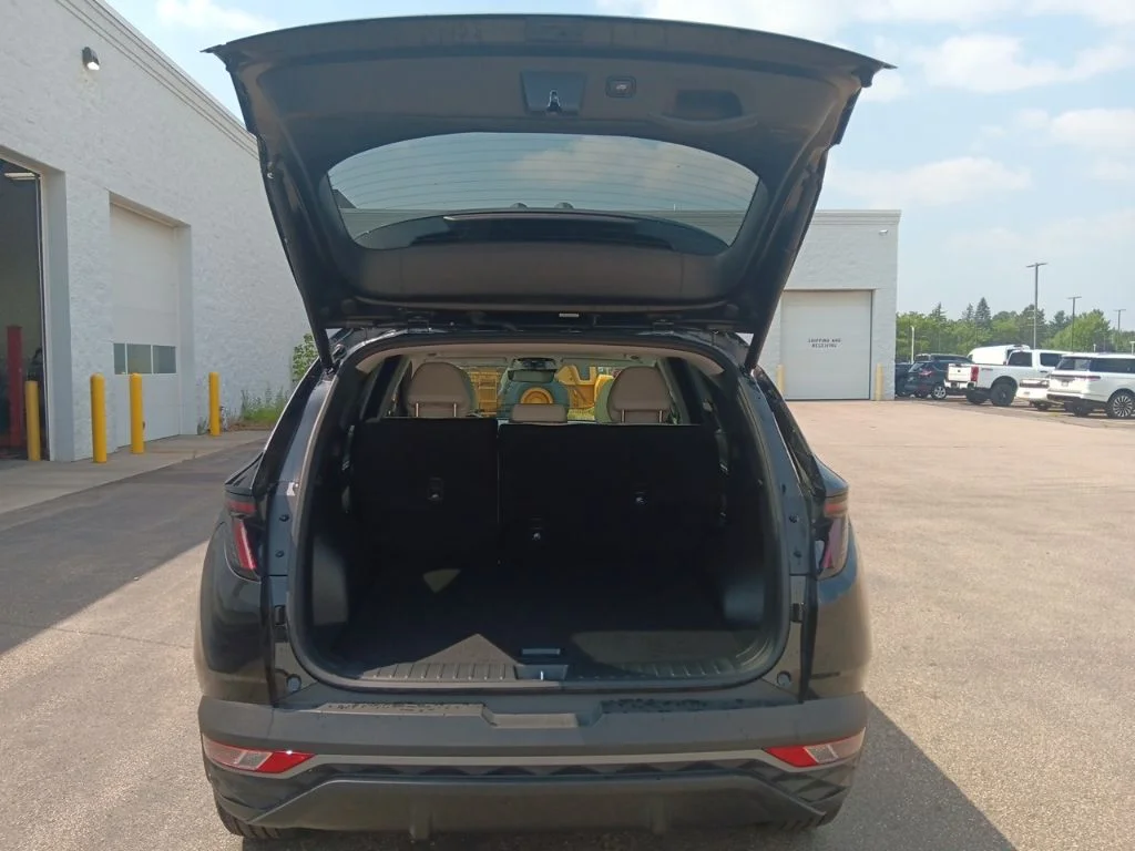 Used 2024 Black Pearl Hyundai SEL Convenience image 31