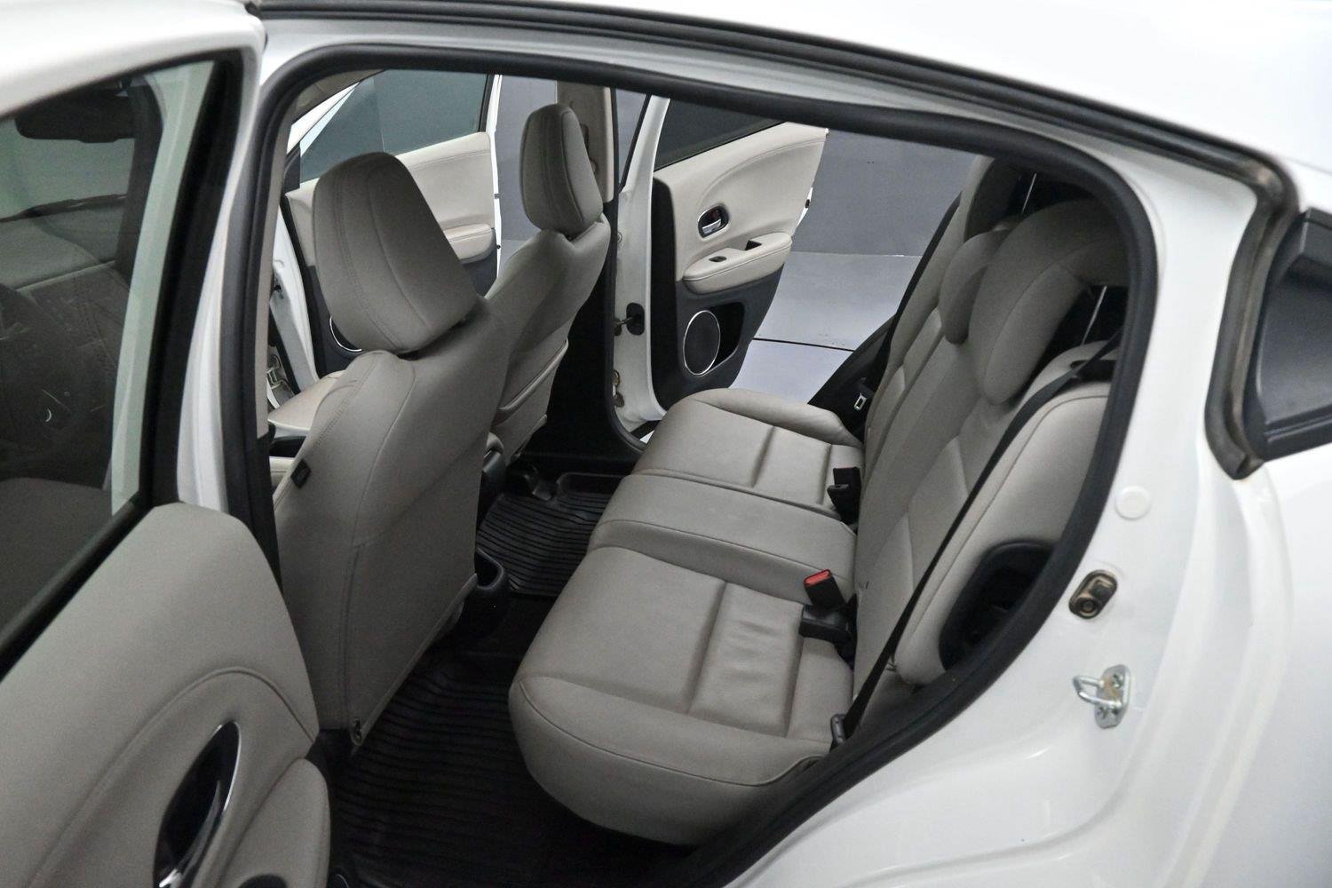 Used 2022 Platinum White Pearl Honda EX-L image 26
