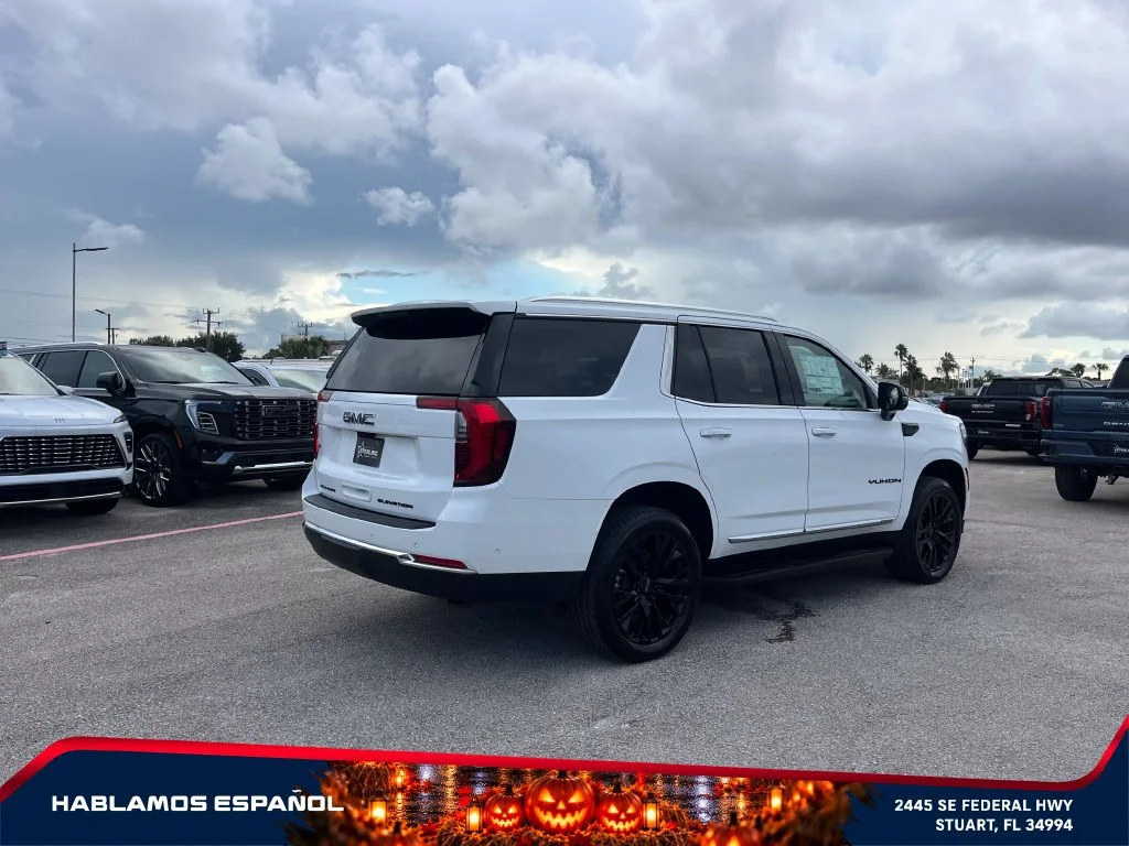 New 2027 Summit White GMC Elevation image 7