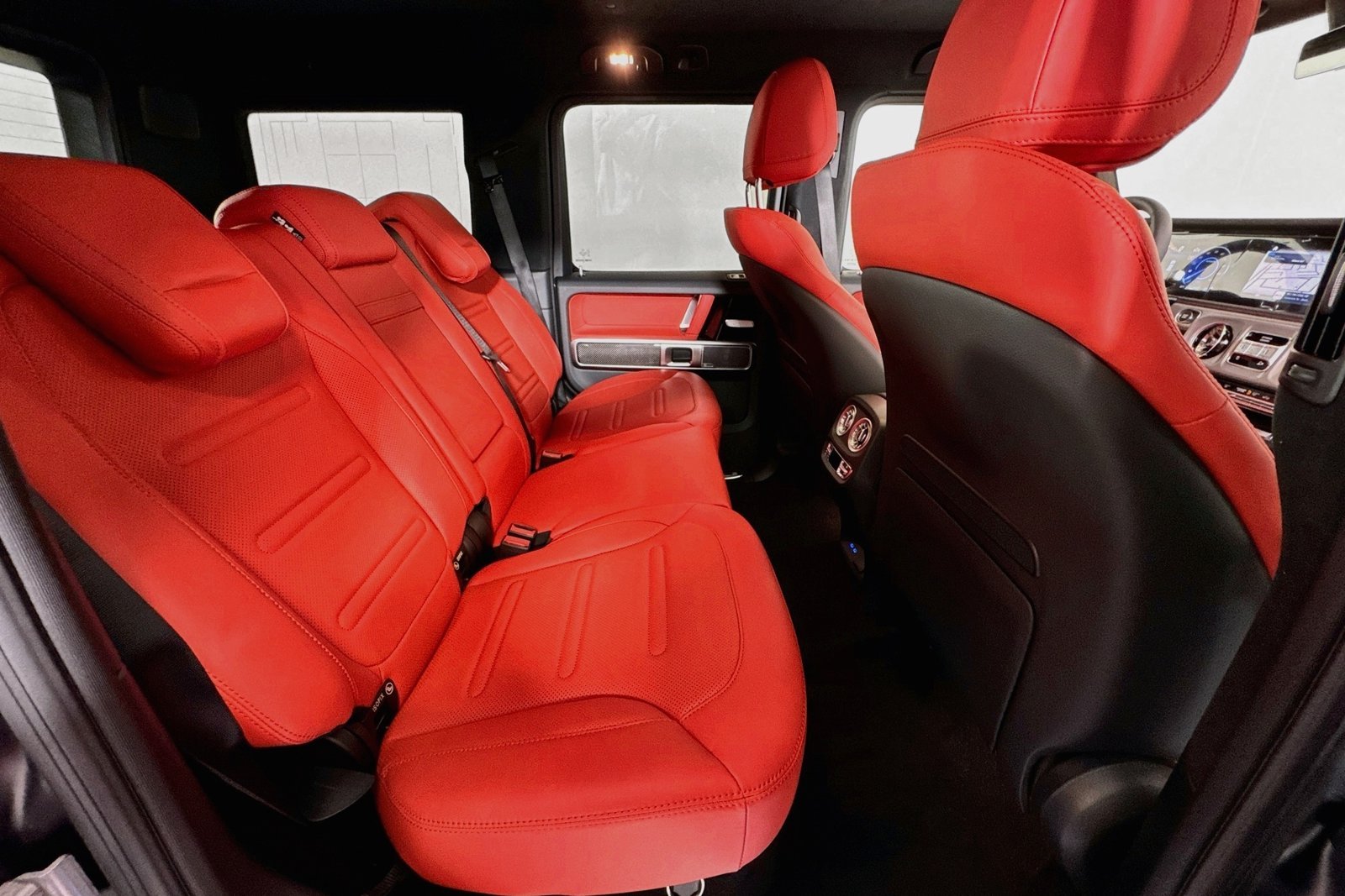New 2027 MANUFAKTUR Night Black Magno Mercedes-Benz G 580e image 25