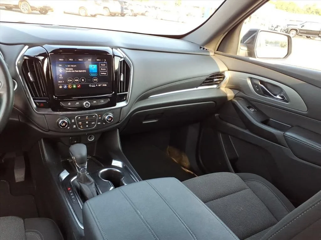 Used 2023 Mosaic Black Metallic Chevrolet LT Cloth image 27
