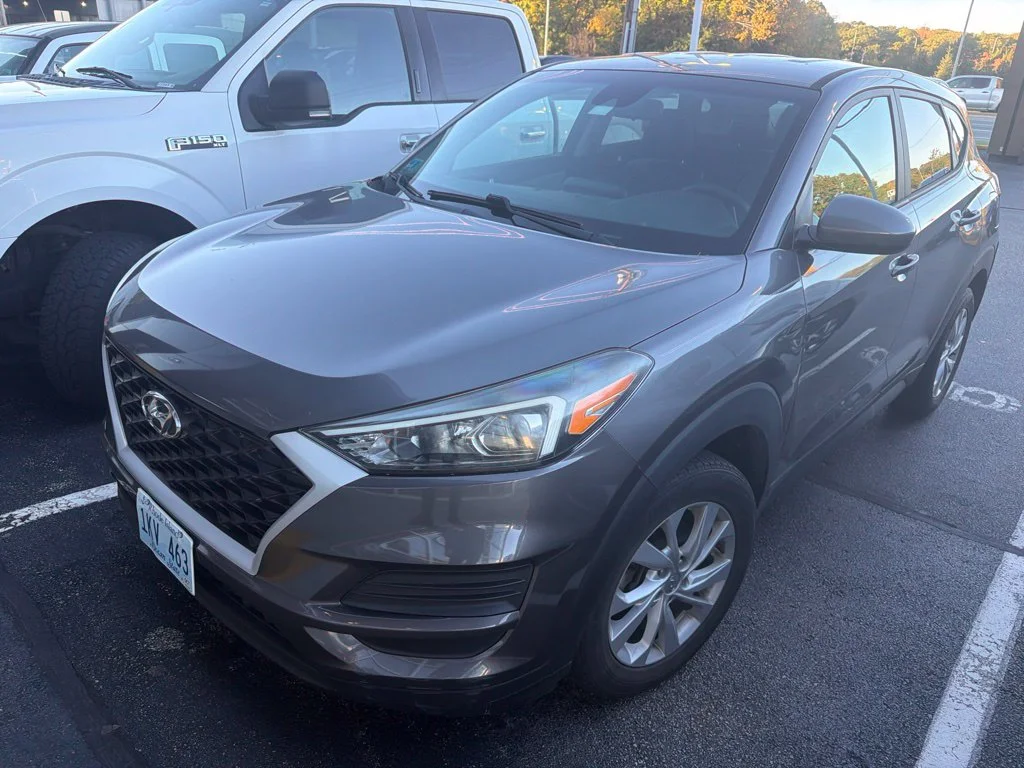 Used 2020 Magnetic Force Hyundai SE image 3