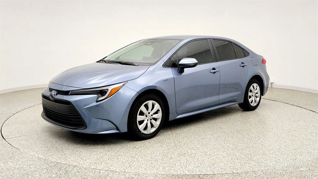 2025 Toyota Corolla LE Hybrid CVT's photo