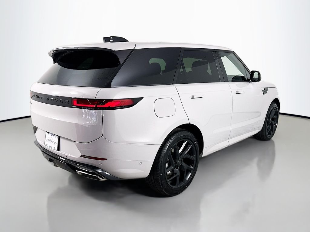 New 2026 Borasco Grey Land Rover Dynamic SE image 9