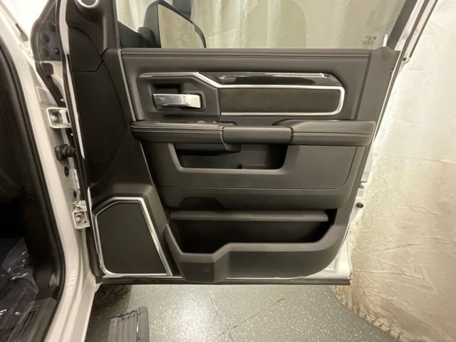 Used 2022 White Ram Laramie image 23
