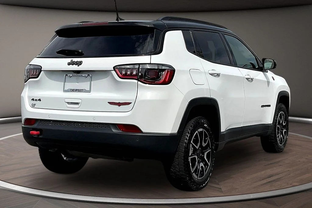 Used 2025 White Jeep Trailhawk image 6