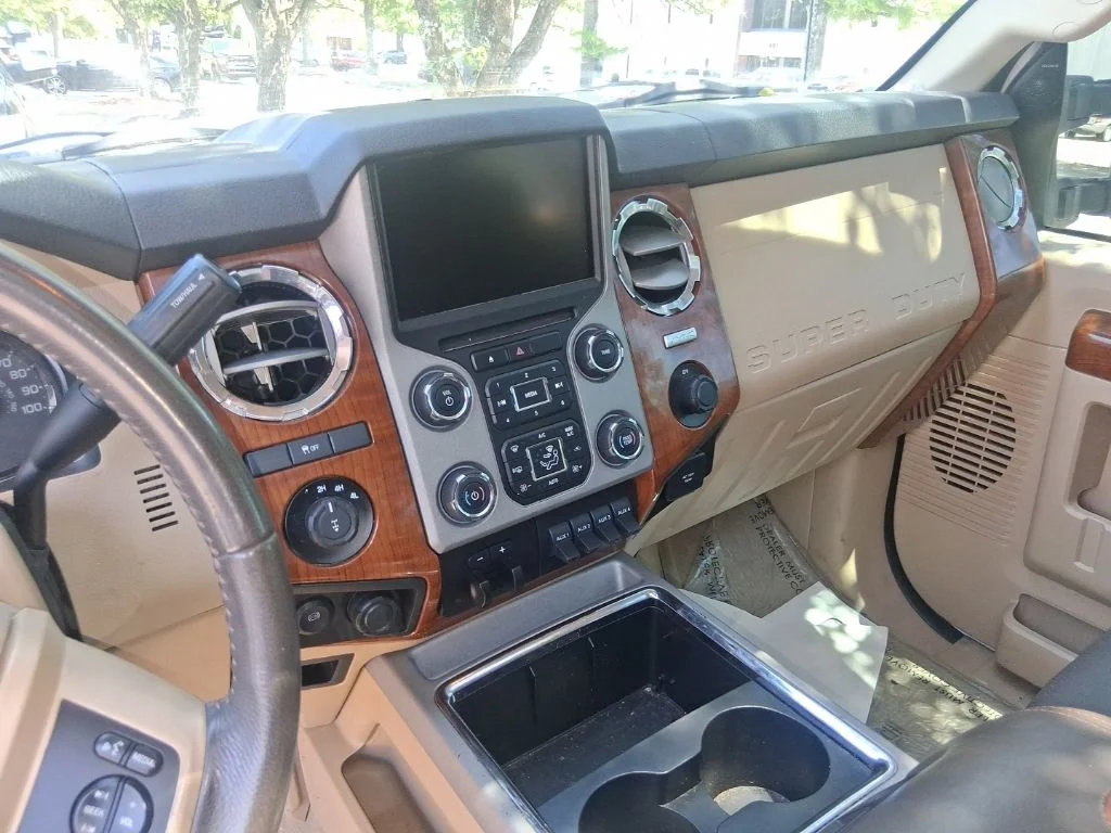 Used 2015 White Ford King Ranch image 13