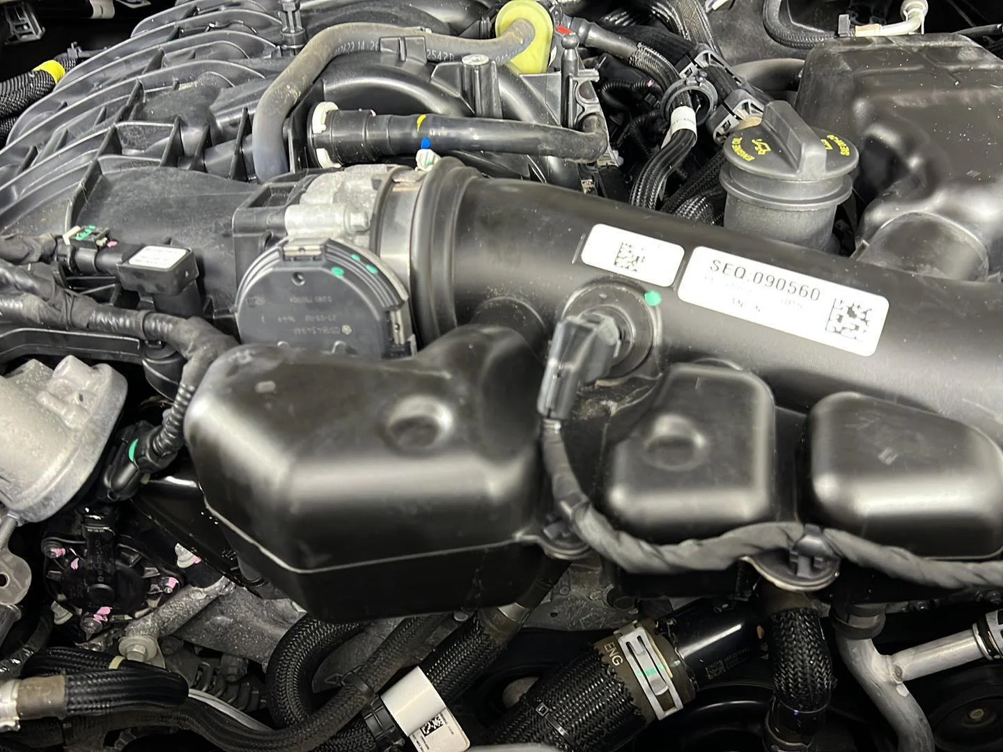 Used 2023 Diamond Black Crystal Pearlcoat Jeep Laredo image 21