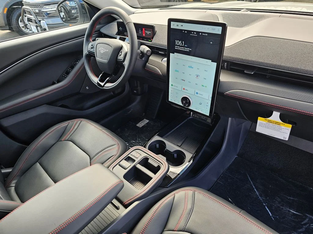 2025 Ford Mustang Mach-E Premium - Photo 11