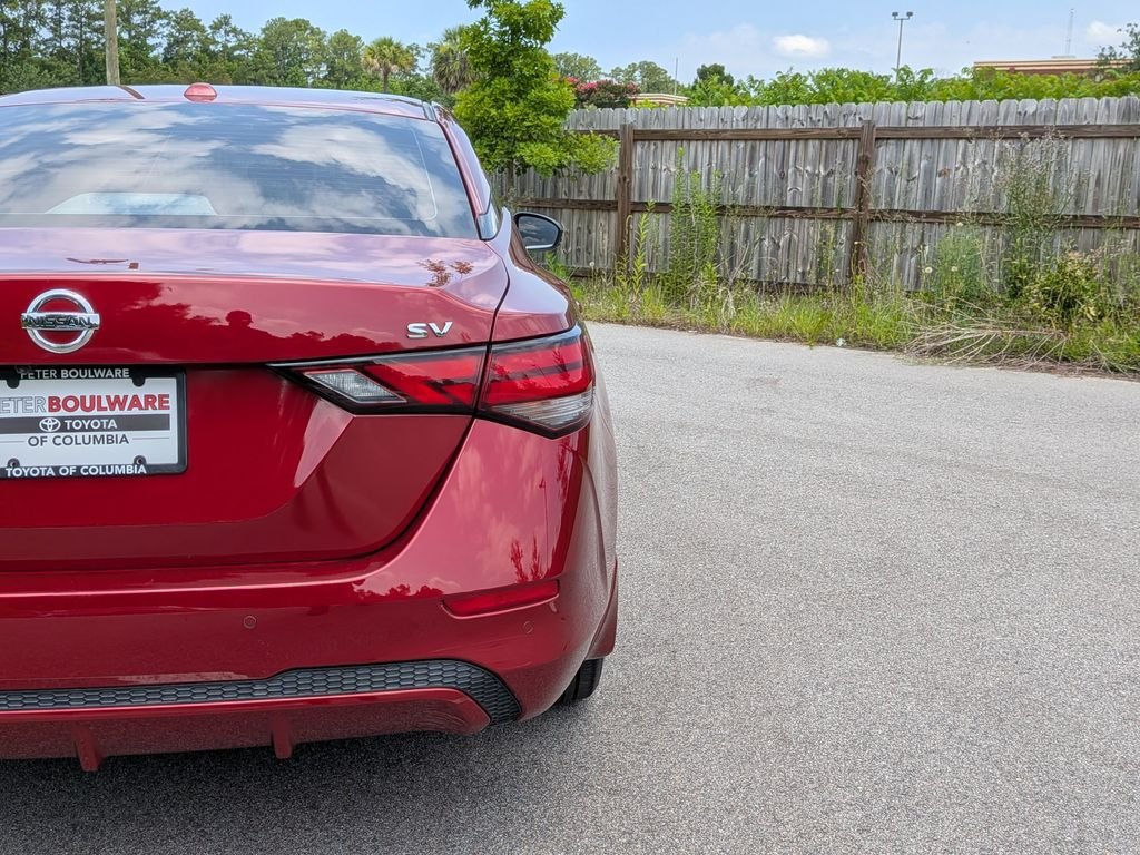 Used 2020 Red Nissan SV image 8