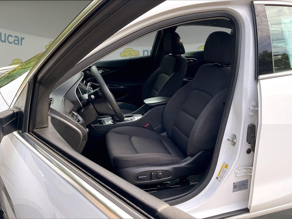 Used 2024 White Chevrolet LT image 10
