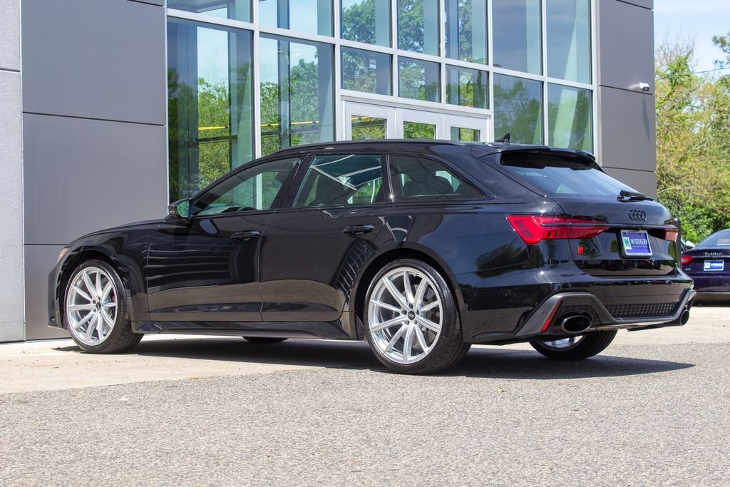 Used 2024 Mythos Black Metallic Audi 4.0T image 8