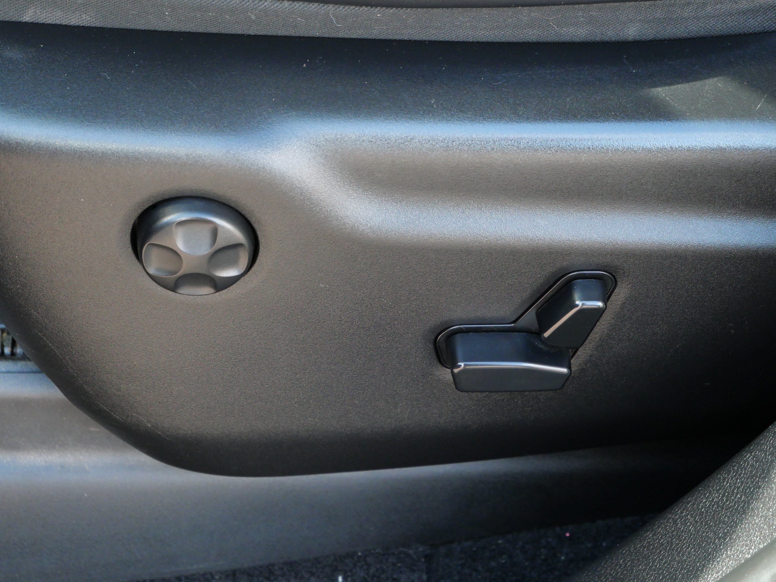 Used 2011 Brilliant Black Crystal Pearl Jeep Laredo image 19