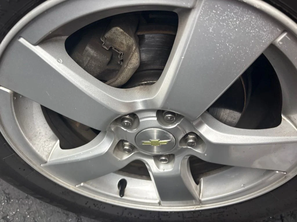 Used 2015 White Chevrolet 1LT image 18