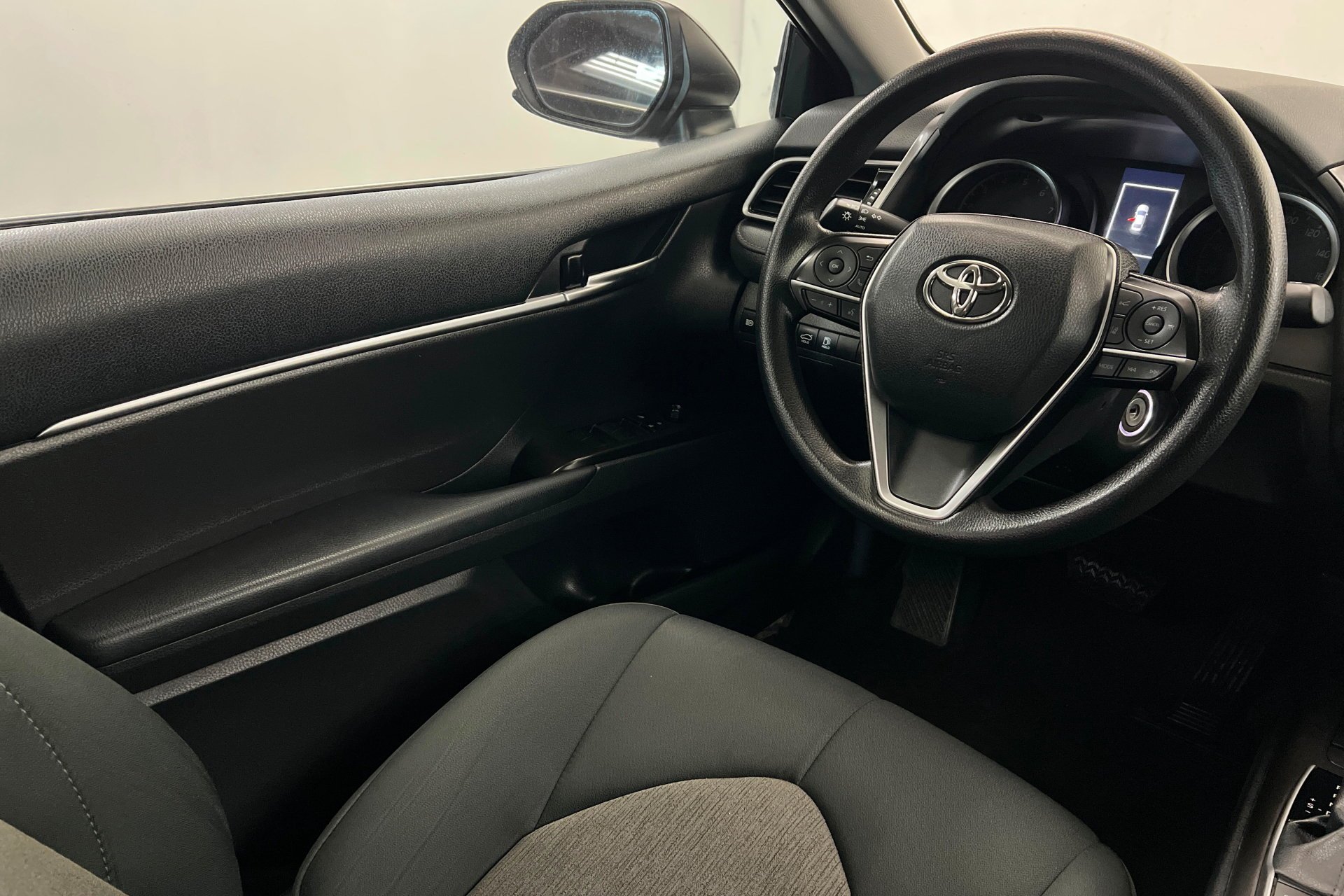 2022 Toyota Camry LE - Photo 12