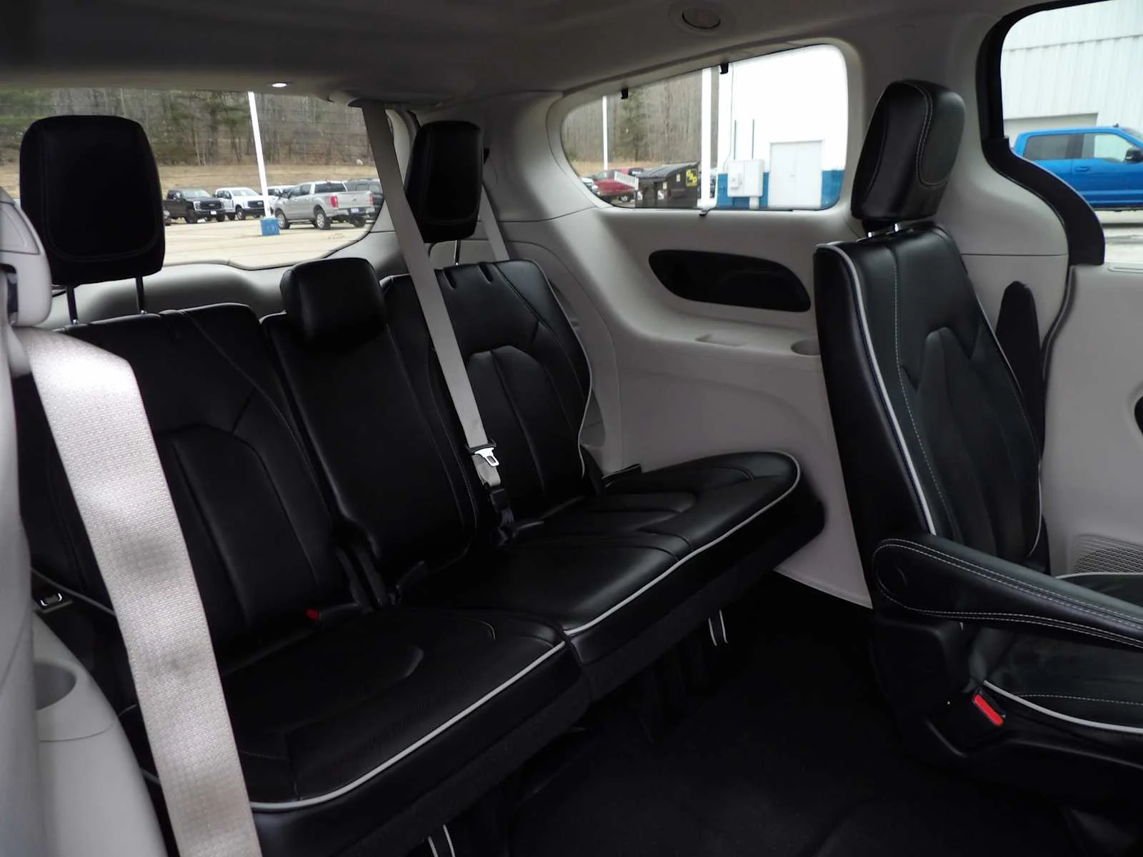 2023 Chrysler Pacifica Limited - Photo 15