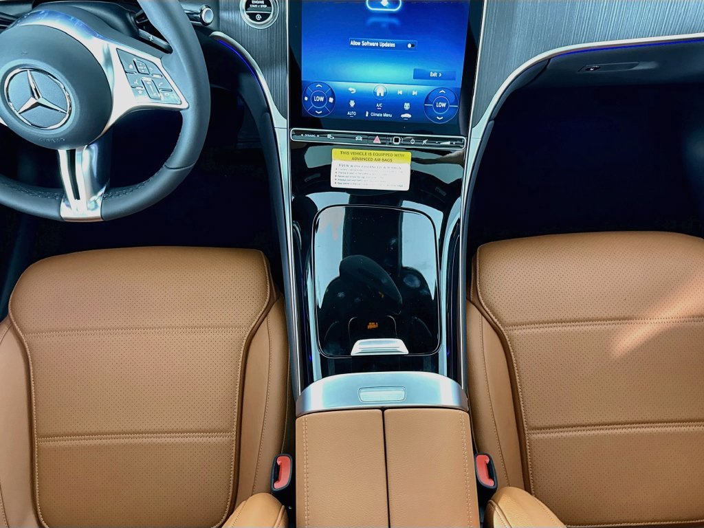 New 2027 Obsidian Black Metallic Mercedes-Benz GLC 300 image 17