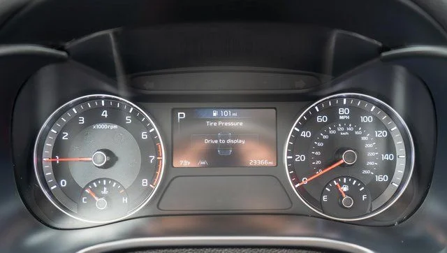 Used 2023 White Kia GT-Line image 22