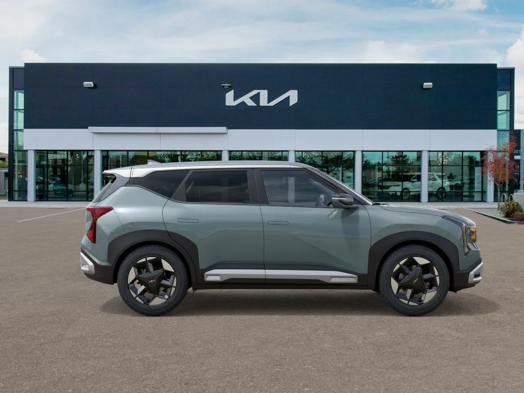New 2027 Green Kia S image 7