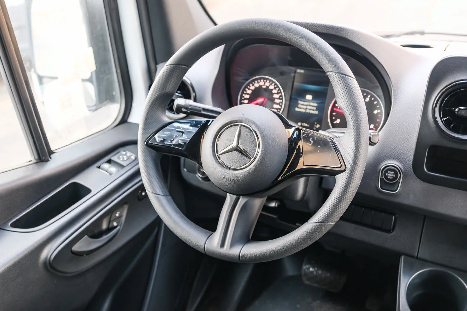 New 2026 Arctic White Mercedes-Benz Cargo 170ExtWB High Roof RWD 2.0L I4 Diesel Turbo image 21