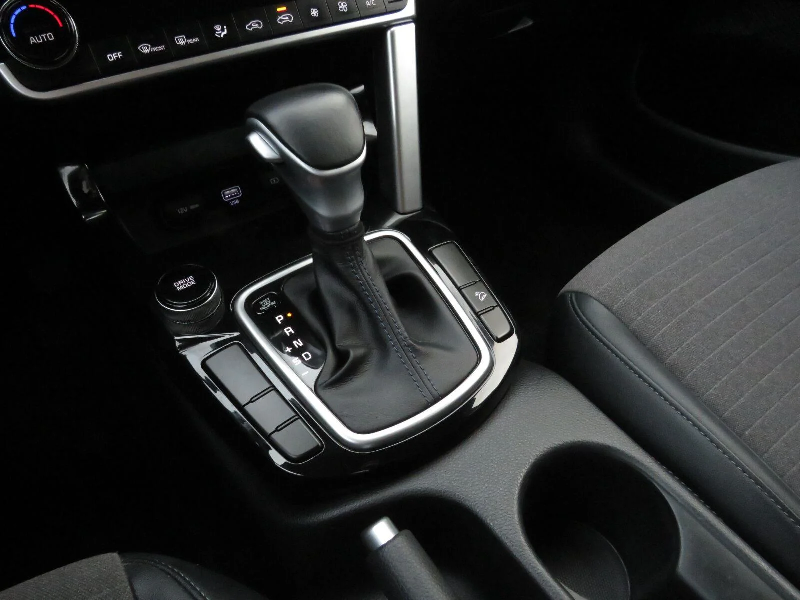Used 2022 Cherry Black Kia S image 28