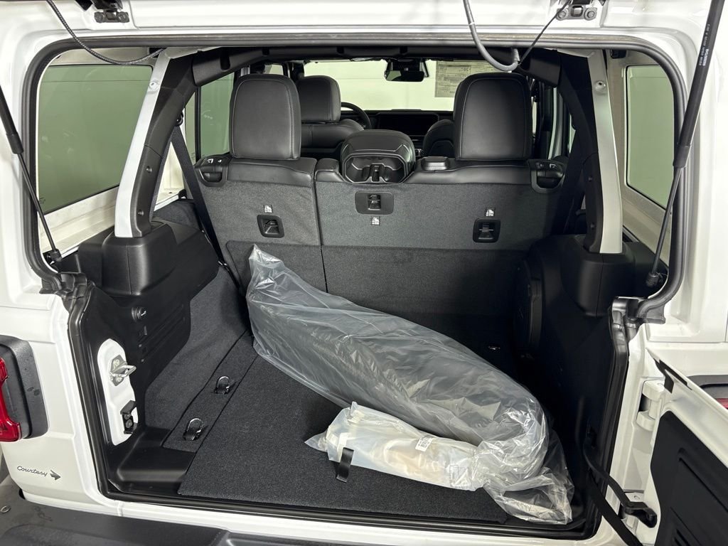 New 2026 Bright White Clearcoat Jeep Rubicon X image 23