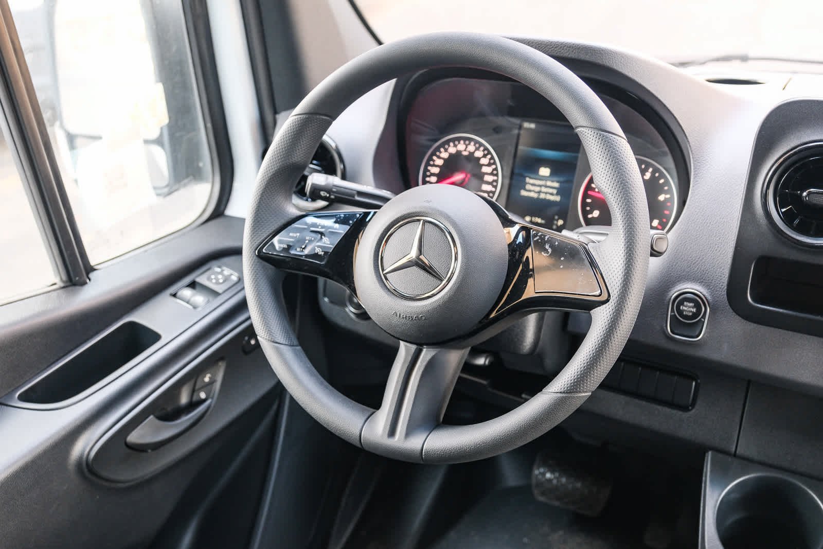New 2026 Arctic White Mercedes-Benz Cargo 170ExtWB High Roof RWD 2.0L I4 Diesel Turbo image 21